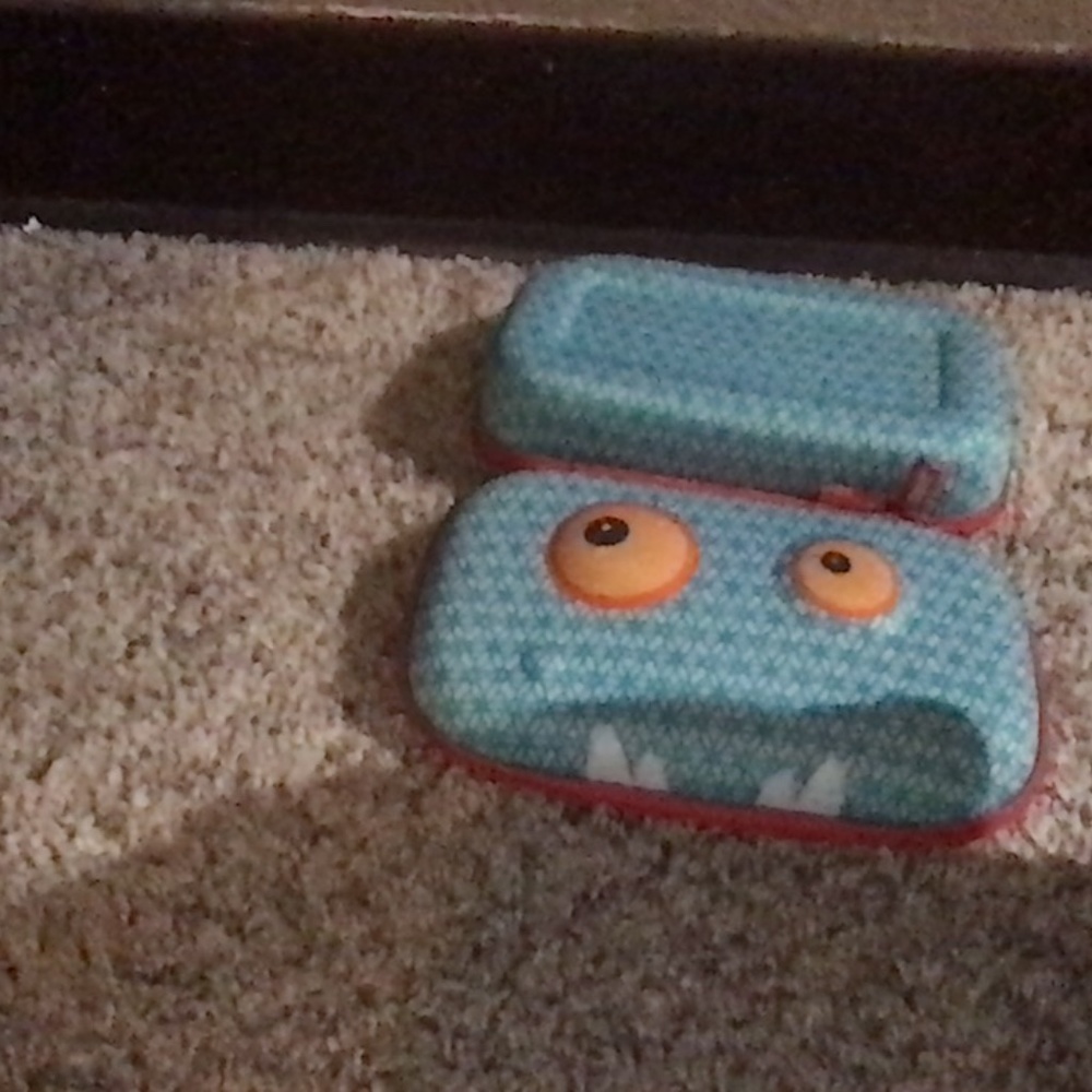 Monster crayon box - Picture 2 of 2